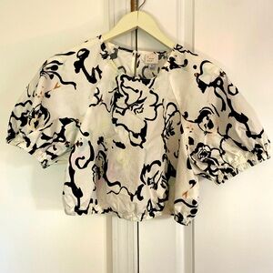 Black & white abstract cropped blouse